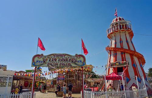 Homely 8 Berth Caravan In Essex, At Steeple Bay Ref 36046E - Foto 2