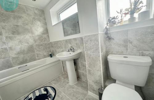 Charming 2BR Swinton House -Close to Manchester City Center - Foto 33