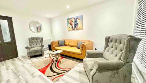 Swindon 3 Bedroom spacious home parking & garden - Foto 5