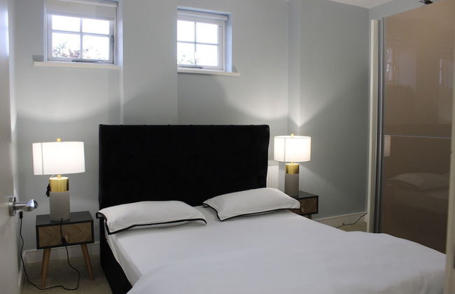 Luxurious Private One Bedroom Apartment - Foto 3