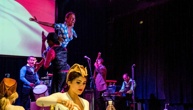 Les danseurs montrent leur savoir-faire