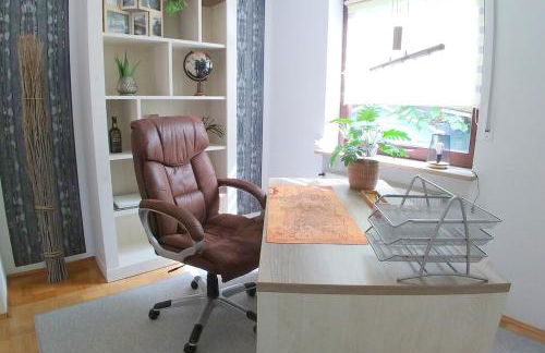 Moderne große Wohnung in herrlichem Naturgrundstück - Foto 2