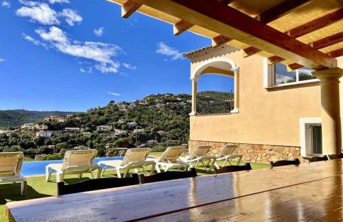 Casa Mas Ambros con piscina desbordante - Foto 6