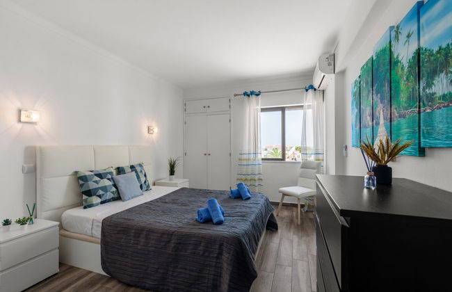 Happy Moments - Photo 11