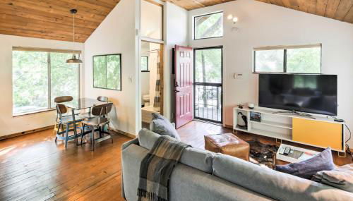 2 Mi to Dtwn Pet-Friendly Austin Studio with Yard - Foto 1