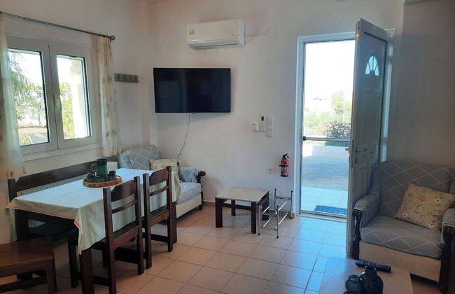 Crete Country Escape 2 Bd w Patio - Photo 18