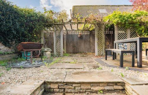 Charming Cottage in Cotswolds Riverside Village - Foto 15