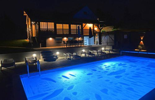 Natura Lux Holiday House with Pool and Jacuzzi - Foto 53
