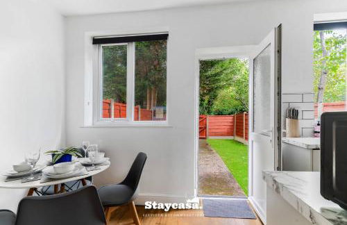 Spacious 2BR Home w Garden 2-Min Walk to Town - Foto 24