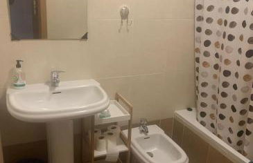 VUT sencilla y cómoda en Ávila capital. - Foto 15