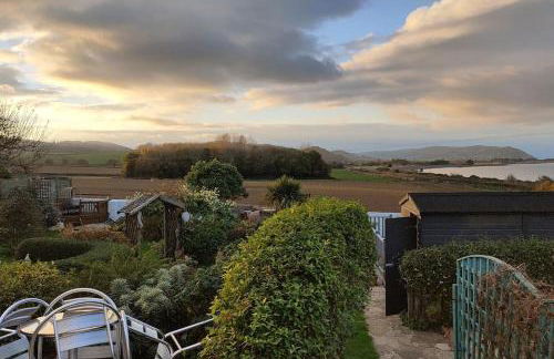 Blue Anchor House - Seaview, Hot Tub Apartments - Photo 30