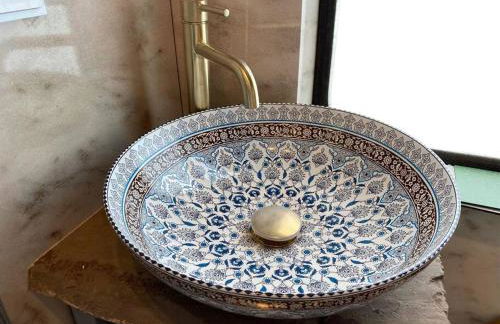 Gleis 1, Eisenbahn Waggon mit Whirlpool und Ofen - Foto 22