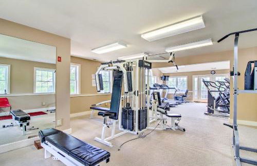 Renovated Ski-InandSki-Out Peru Condo at Bromley Mtn - Foto 25