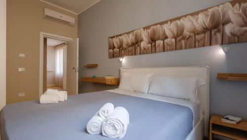 Free Parking In Centro - Suite Home San Vitale - Foto 4, towels