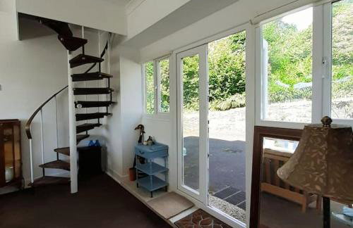 Peaceful and Stunning Waterside Location - Foto 9