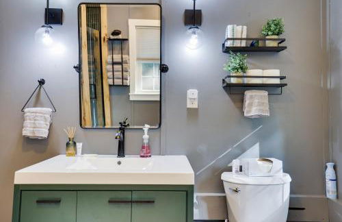 Lakeside Haven, a Modern Cottage with Lake Views - Foto 25