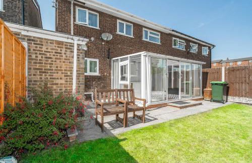 Modern 4 bedroom home ideal for Contractors, Groups and families ,FREE parking for multiple vehicle's - Foto 6