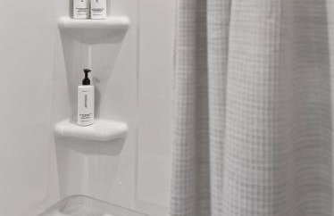 Luxe King Bed, Balcony, Garage in Downtown Raleigh - Foto 10