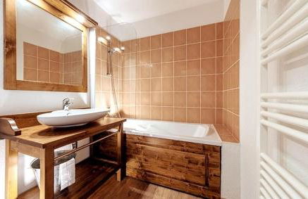 Appartement familial Abries - Jacuzzi et piscine - Pied des pistes - Photo 6