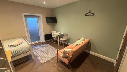 1 double bed studio with private access and parking - Photo 5
