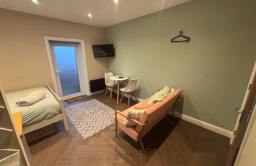 1 double bed studio with private access and parking - Photo 5