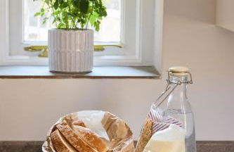 The Corner by the Castle - Photo 9