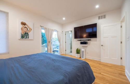 Modern Fountain Square Mansion with Hot Tub & Rooftop Patio- Family Friendly - Foto 26