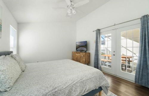 Luxury 4-Bedroom Home with Private Pool, Jacuzzi, AC, Wi-Fi, Cable TV, 5 Minutes from Disney - Foto 12