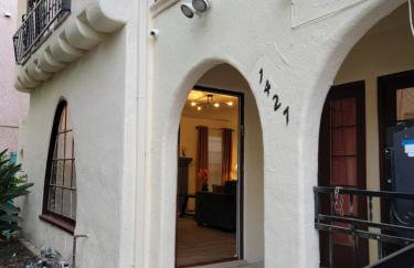 Perfectly located Pico Robertson ground floor 3 bedroom apartment Walk to restaurants WIFI TV Game Console Parking 5 minutes to Rodeo Drive - Foto 31