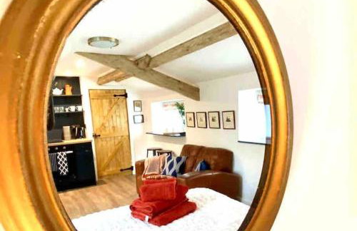 The Little House - Photo 5