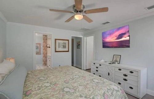 HIDDEN GEM - Family Friendly Pool Home -Welcome - Photo 6