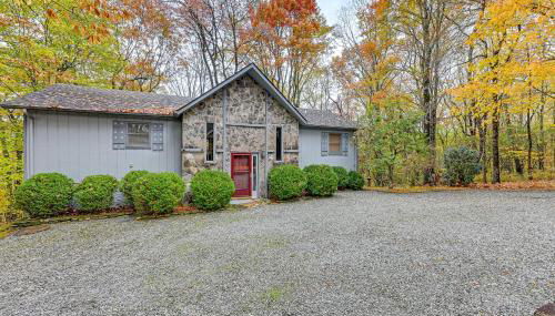 Deck and Community Perks Sky Valley Home! - Foto 4