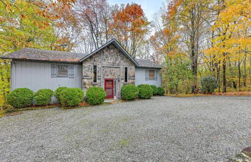 Deck and Community Perks Sky Valley Home! - Foto 4