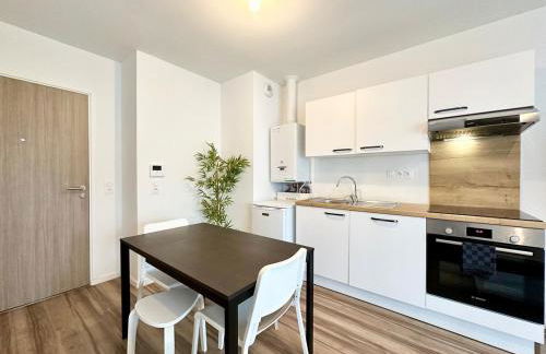 L'Émeraude - Proche Hôpital - Parking - Clim - Fibre - Terrasse - Foto 5