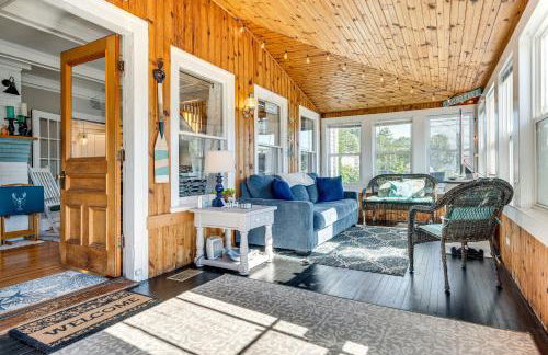 Hot Tub and Fireplace Coastal Getaway in Maine - Foto 14