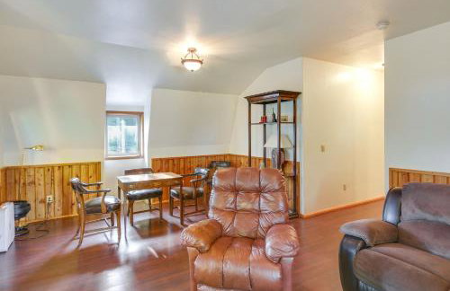 Forested Coffman Cove Cabin with Wood-Burning Stove! - Foto 14