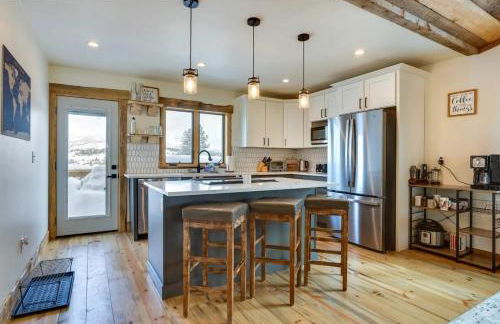 Luxe Cabin w/Hot Tub and Amazing Views - Foto 10