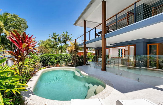 Reeflections Beachfront Holiday House - Photo 15