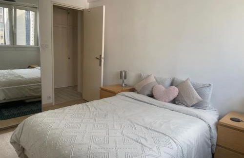 Appartement 3 pièces confortable bien situé à La Défense, proche des transports, de paris et de l'arena - Foto 2