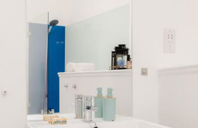 RARE FIND off Oxford St! SOHO 5bed Design House For XXL Groups - Photo 43