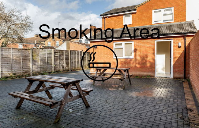 Bedford Hospitalsouth Wing4 Guests3 Bedswifi - Photo 29