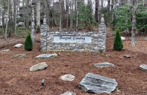 1 Bedroom Log Cabin on Lake James-Private Resort Amenities - Foto 14