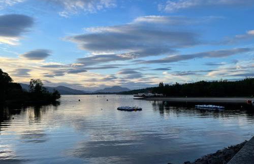 The Loch Lomond Townhouse In The Centre of Balloch - Foto 34