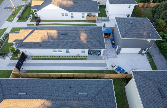 Newly Constructed Modern Pet Friendly Zen Home W/ Private Home Theater & Hot Tub! 1 Bedroom Home by RedAwning - Photo 42