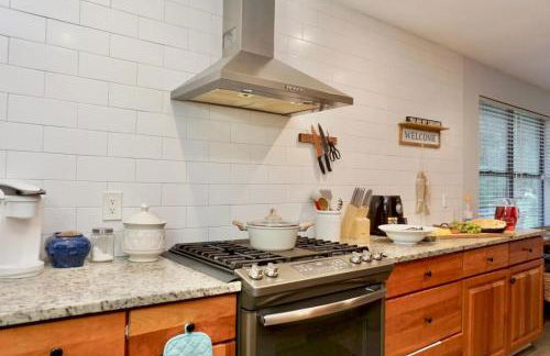 5BR House - Pool - Hot Tub - 8 Min to Hannah Park - Foto 11