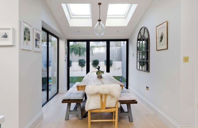 Central London 4BR Queens Park Family Home With Garden - Foto 19