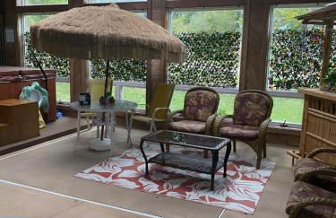 Caseville Splash & Sand Pool House - Photo 2