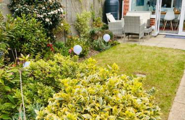 Stunning Seafront House with garden and private parking - Foto 48