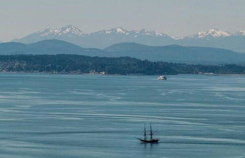 Quintessential Seattle Water Views w HotTub - Foto 19