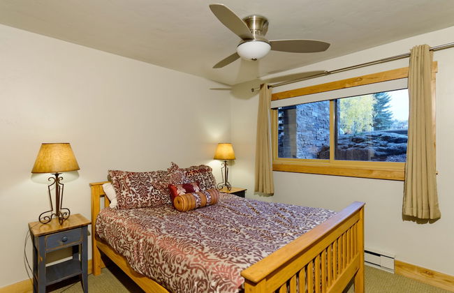 The Crestwood Condominiums - Foto 18